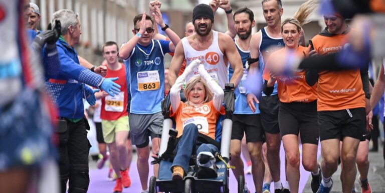 Colin Farrell a couru le marathon de célébrités le plus mémorable de 2024 - mais pas le plus rapide



