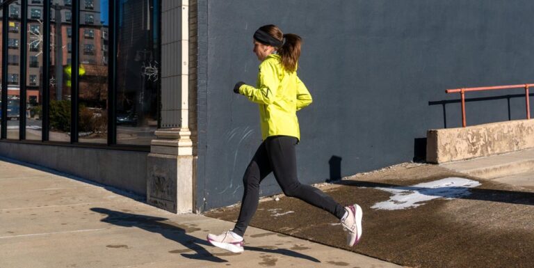 Comment sprinter plus vite, selon un entraîneur de course



