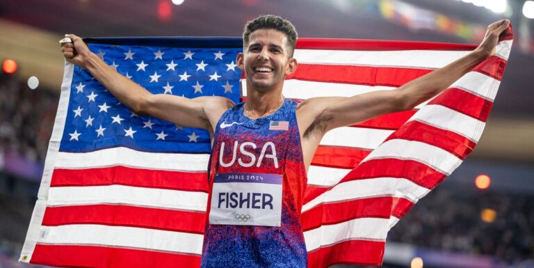 Grant Fisher bat le record du monde en intérieur de 5 000 mètres - le deuxième en 6 jours



