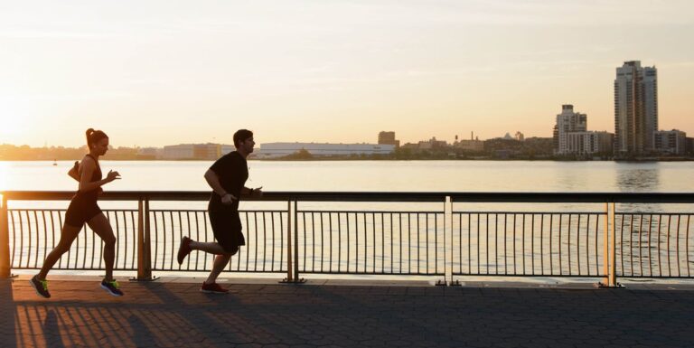 Le cardio à jeûne est-il vraiment une bonne idée? Voici ce que disent les experts



