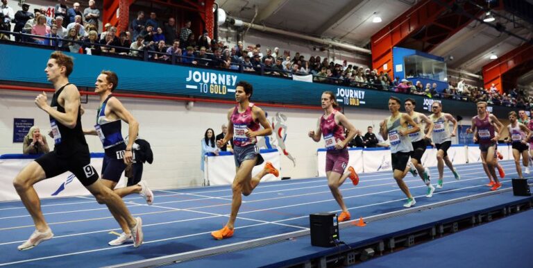 Pour Grant Fisher's World Record Pacers: frappez les fentes. Puis éloignez-vous



