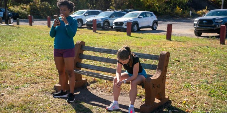 Performance des réservoirs de privation de sommeil. Une nouvelle étude offre une astuce simple pour le combattre avant une course



