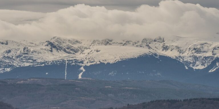 46 heures, 75 miles et 29 028 pieds d'escalade: ce coureur de trail aveugle a conquis le défi «Everest»



