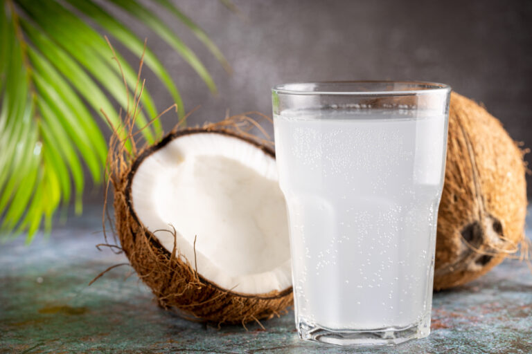 Avantages pour la santé de l'eau de coco
