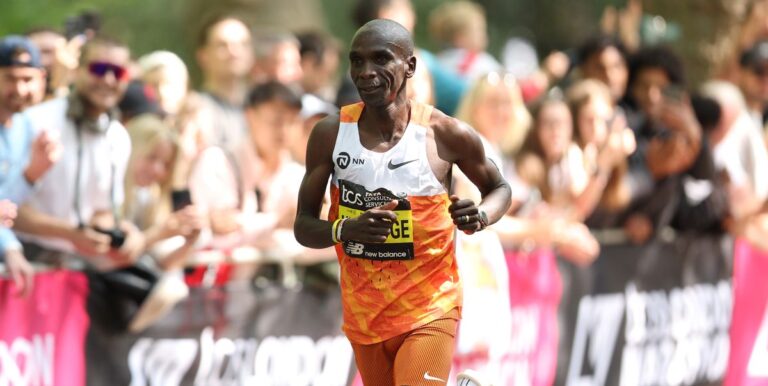 Eliud Kipchoge termine 6e au marathon de Londres 2025



