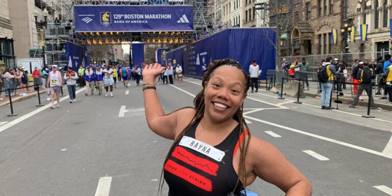 Elle était la dernière finisseur du marathon de Boston 2025. Eh bien, en quelque sorte



