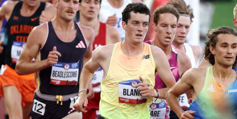 `` Je suis suspendu à mon mur: '' Olympien Graham Blanks offre son maillot de course à un fan choqué



