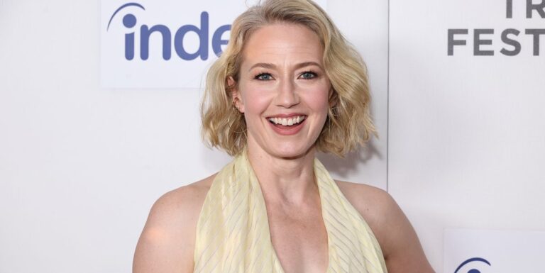 La star de Runaway `` White Lotus '', Carrie Coon, était une athlète d'athlétisme impressionnante à l'université



