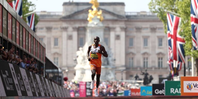 À 40 ans, Eliud Kipchoge n'est plus surhumain. Cela ne change pas du tout son héritage.



