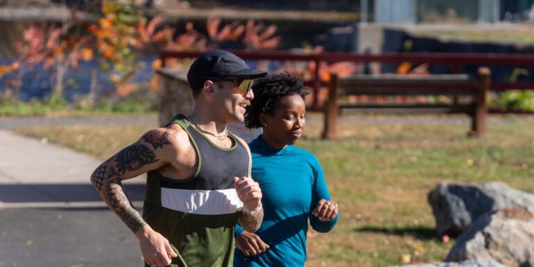 Comment vos épaules - oui, vos épaules - affectent votre formulaire de course



