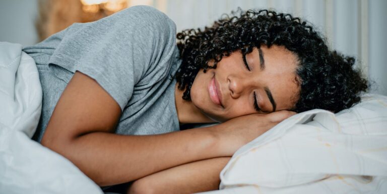 De meilleures habitudes de sommeil peuvent prolonger votre vie jusqu'à cinq ans, les résultats de l'étude



