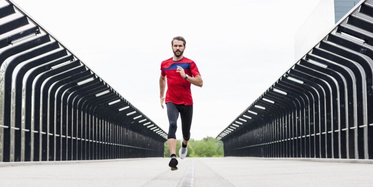 Tout ce que vous devez savoir sur quand et comment augmenter vos rythmes d'entraînement



