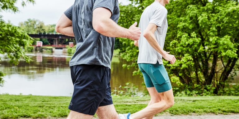 Pourquoi faire couler vos poings en course est mauvais, et des conseils pour améliorer votre forme




