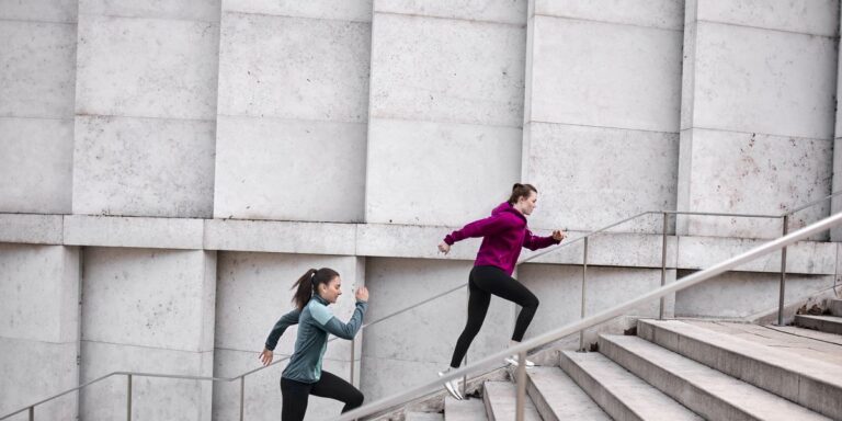 Courir les escaliers est le secret de plus de vitesse et de puissance



