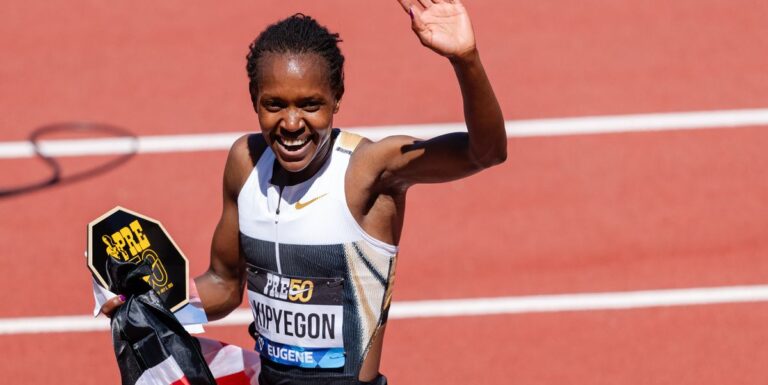 Faith Kipyegon a couru le mile le plus rapide et 1500 de tous les temps cet été. Lequel est le plus impressionnant?



