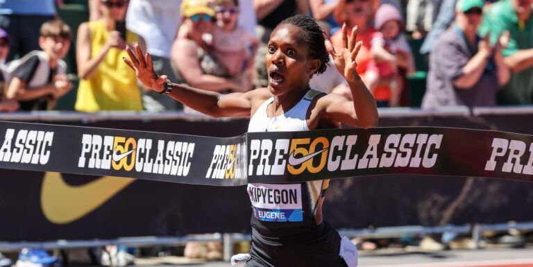Faith Kipyegon court 3:48 pour battre le record du monde de 1500 mètres - 9 jours après la tentative de sub-4



