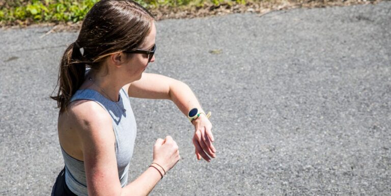 Comment calculer votre fréquence cardiaque maximale pour définir vos zones d'entraînement et retirer plus de vos courses



