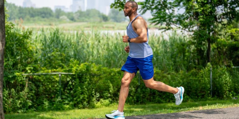 Les longues courses groupées peuvent-elles vous sauver des blessures pendant l'entraînement au marathon?



