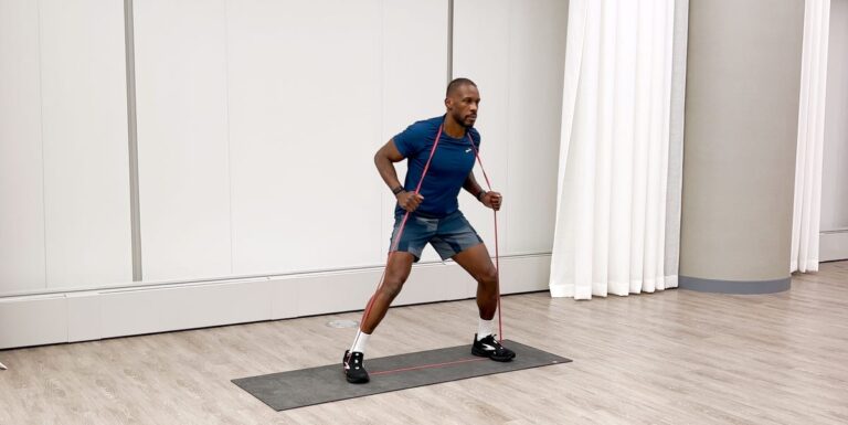 6 exercices de bande de résistance pour vous aider à renforcer la force du corps total



