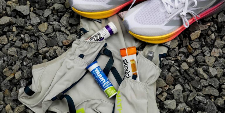 7 meilleures comprimés d'électrolyte, mâcher et poudres pour les coureurs



