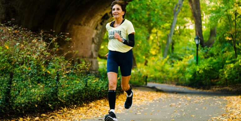 9 Conseils de course pour les coureurs plus âgés qui veulent maintenir la longévité dans le sport



