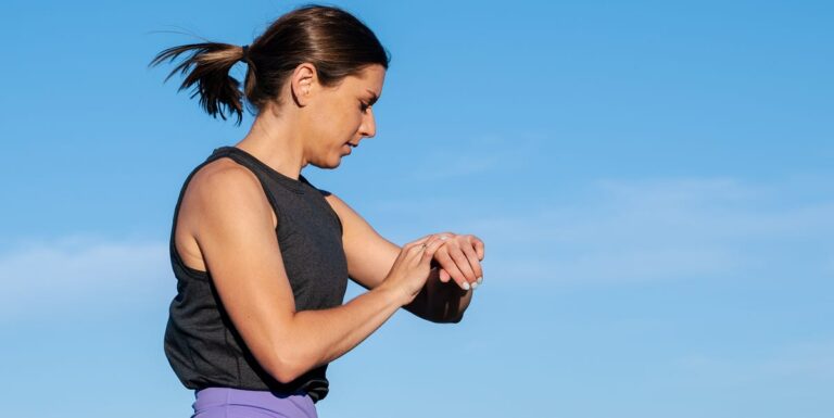 Vous avez du mal à s'en tenir à une fréquence cardiaque de la zone 2 sur vos courses? Voici ce que disent les experts pour faire



