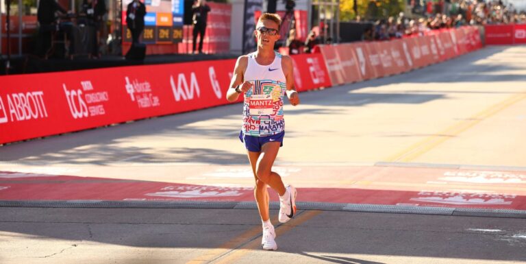 Conner Mantz efface le record américain vieux de 23 ans au marathon de Chicago



