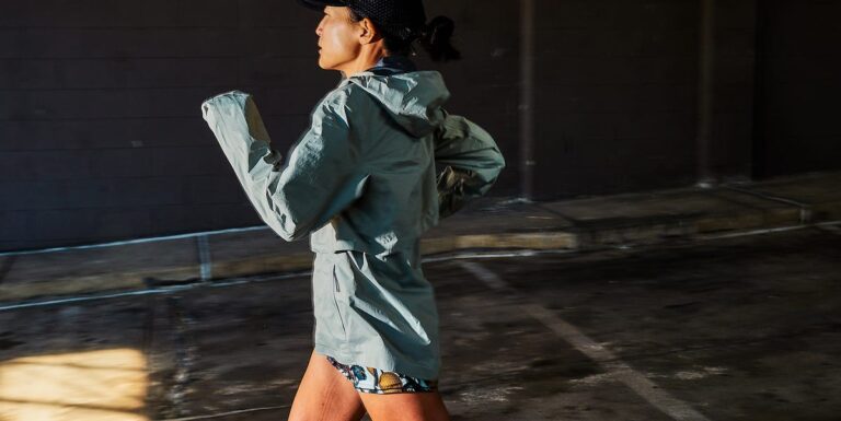 Les 7 meilleures vestes de pluie qui vous garderont au sec et au rythme



