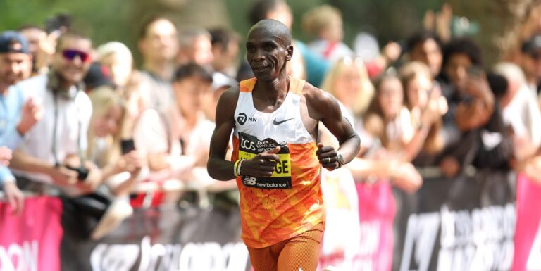 Les débuts d'Eliud Kipchoge au marathon de New York sont arrivés. Il devra vaincre un peloton talentueux pour gagner.



