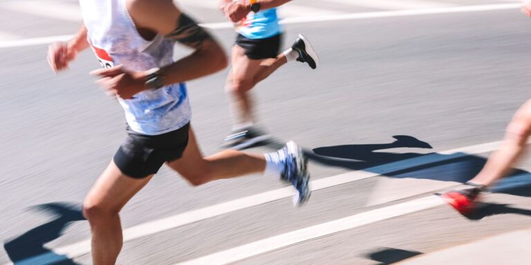 Les derniers kilomètres de votre course ne doivent pas nécessairement être un frein. Ces stratégies mentales peuvent vous propulser jusqu’à la ligne d’arrivée.



