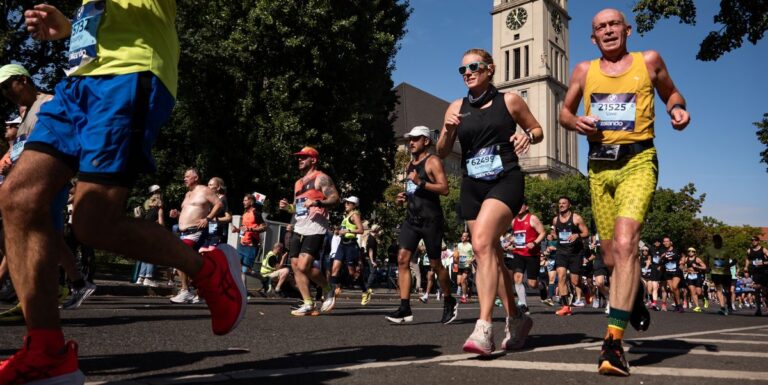 Lorsque la fatigue à mi-course s'installe, essayez ce hack mental pour une performance plus forte



