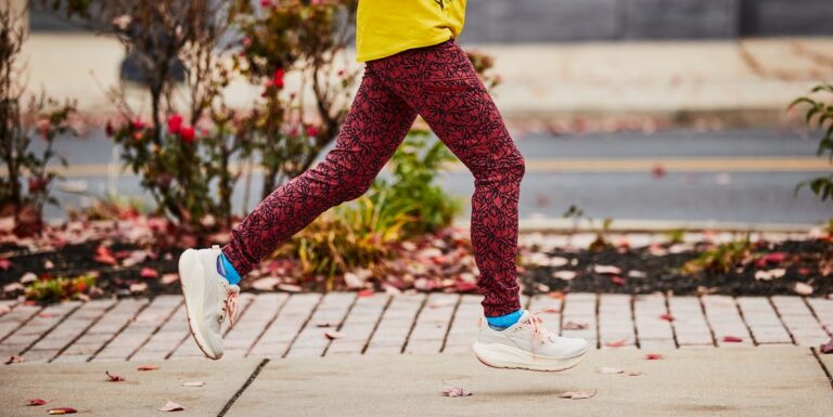 J'ai commencé à courir avec des leggings plutôt qu'avec des shorts, parce que ça ne vaut plus la peine d'avoir froid



