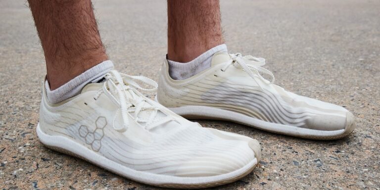 Les chaussures pieds nus sont-elles de retour ? Voici 3 choses que j'ai apprises en les essayant



