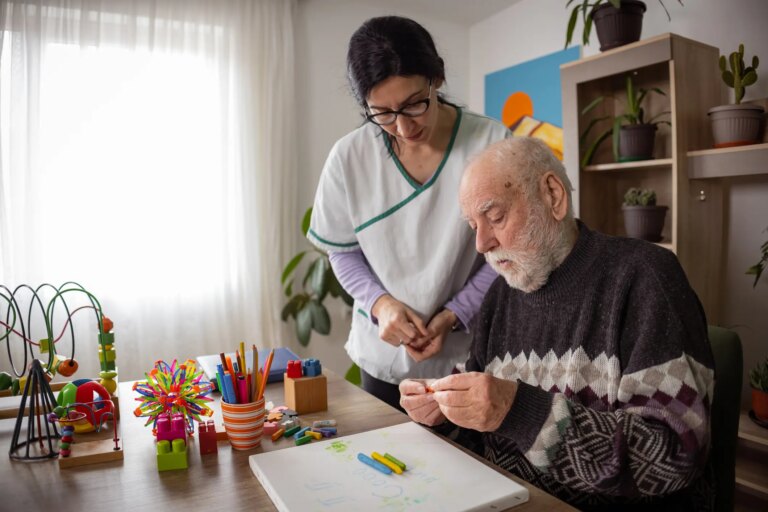 Dementia therapy session through art
