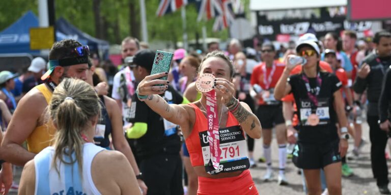 Hé, influenceurs : courir un marathon sans entraînement n'est pas la flexibilité que vous pensez




