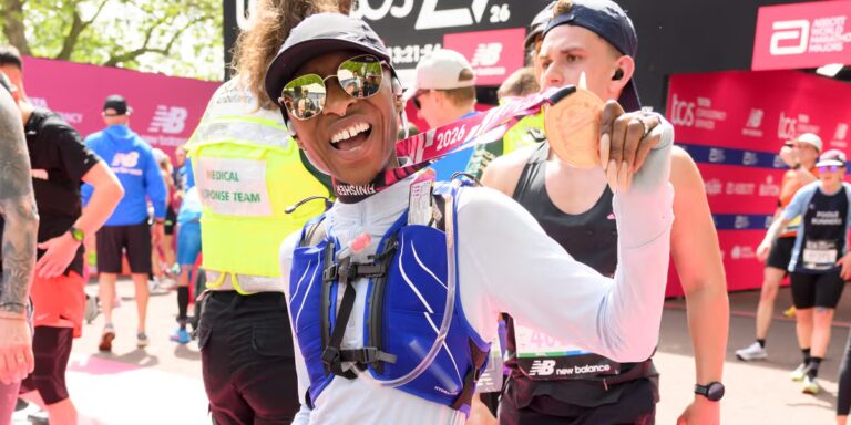 Cynthia Erivo a couru 3 min 21 s au marathon de Londres et a terminé en « défiant la gravité »
