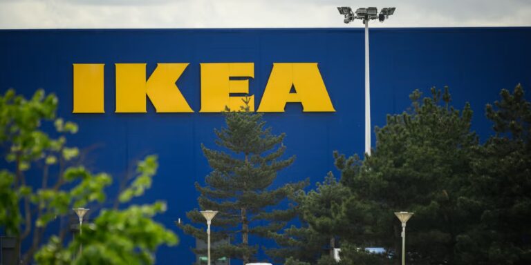 Il y a un marathon IKEA cette année et vous devrez peut-être assembler vous-même votre médaille (bien sûr)
