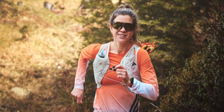 Le coureur de trail Toni McCann voit plus clair
