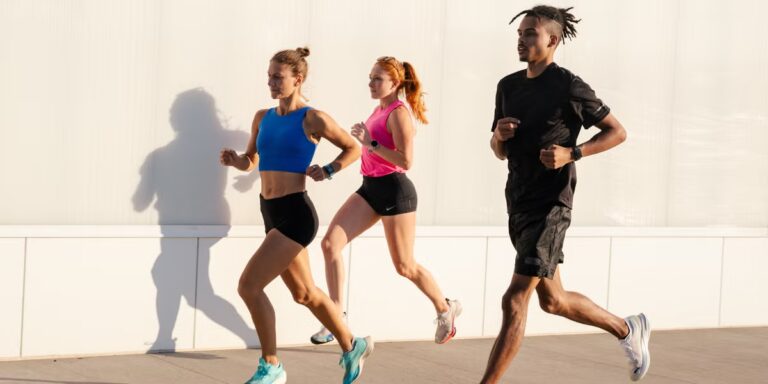 Pourquoi courir dans la chaleur semble plus difficile et comment prendre son rythme
