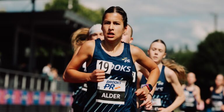Un jeune de 13 ans a couru un mile 4:38 pour battre le record du monde par groupe d'âge
