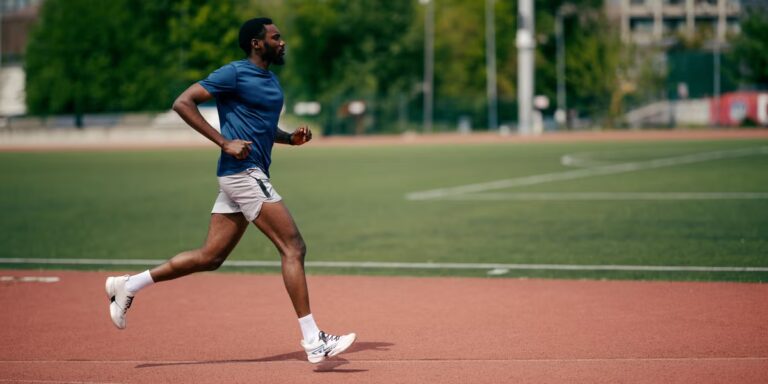 Entraînements rapides : comment les intervalles fractionnés peuvent vous aider à terminer en force
