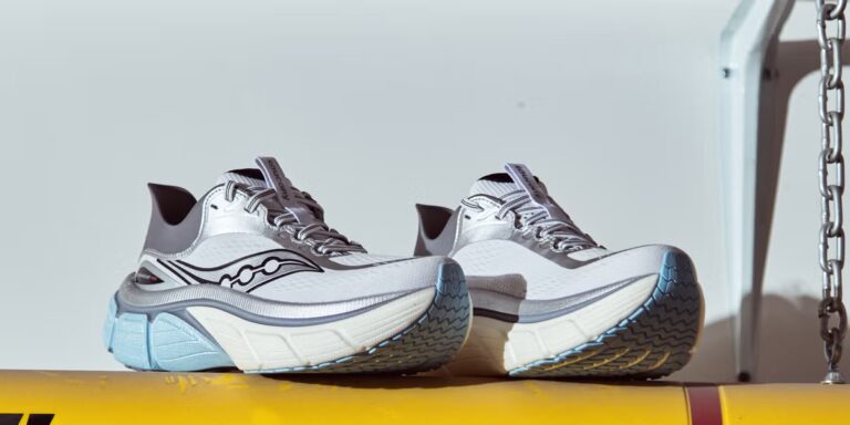 Examen des chaussures de course Saucony Paramount Max : amorties et respirantes
