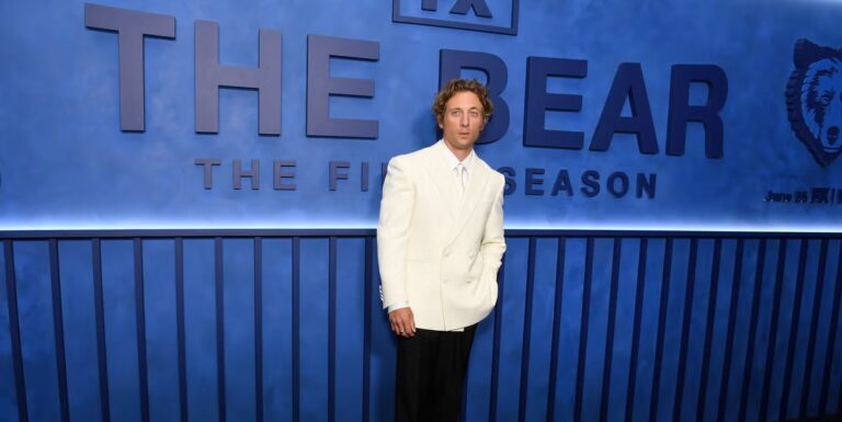 Jeremy Allen White dit que courir lui fait « se sentir bien »
