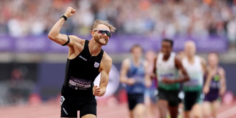 Les statistiques époustouflantes derrière le record du monde de 3: 42,66 milles de Josh Kerr
