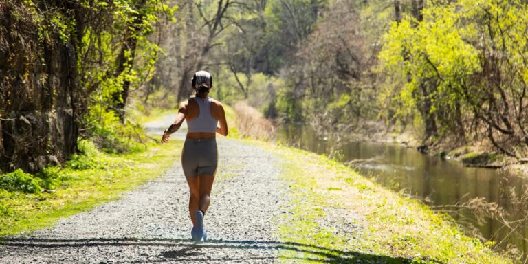 Pourquoi les longues courses semblent difficiles : correctifs de ravitaillement, de rythme et de récupération
