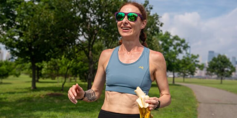Stratégie de ravitaillement du semi-marathon : comment courir à votre meilleur 13.1
