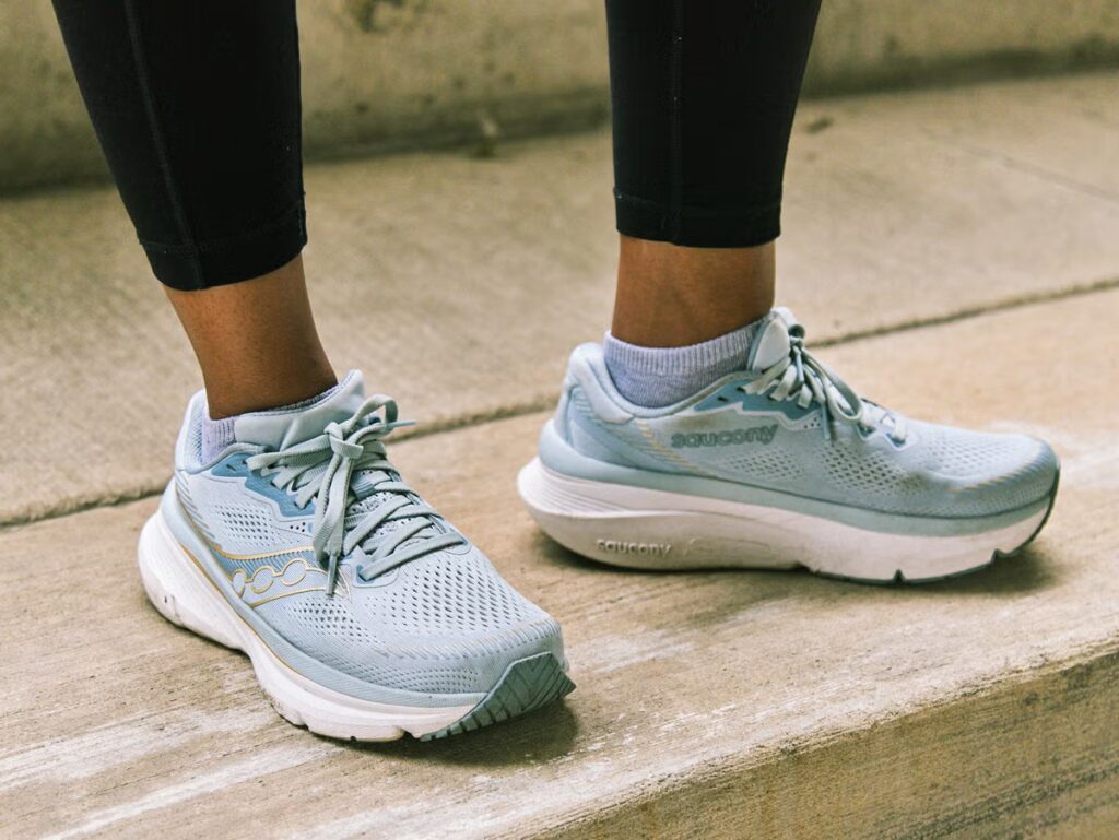 Test du Saucony Guide 19 : Idéal pour les coureurs/marcheurs et les surpronateurs