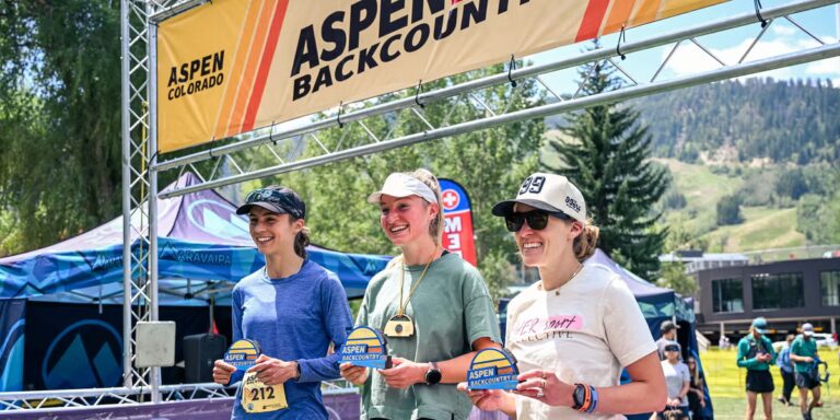 3 femmes dominent le podium général lors d'un marathon de montagne du Colorado
