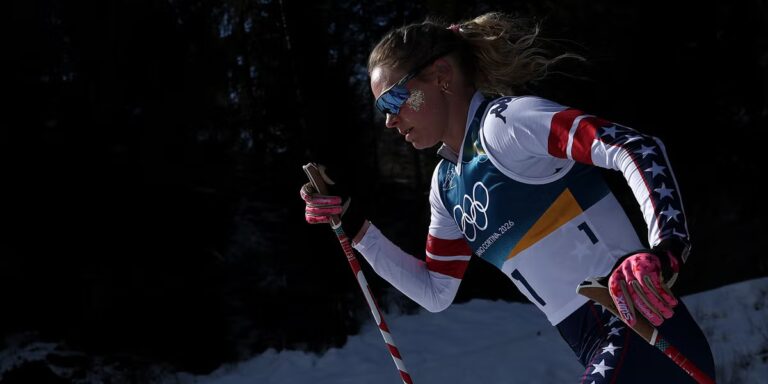 Après une brillante carrière de skieuse, l'olympienne Jessie Diggins participe à l'une des plus grandes courses de montagne au monde
