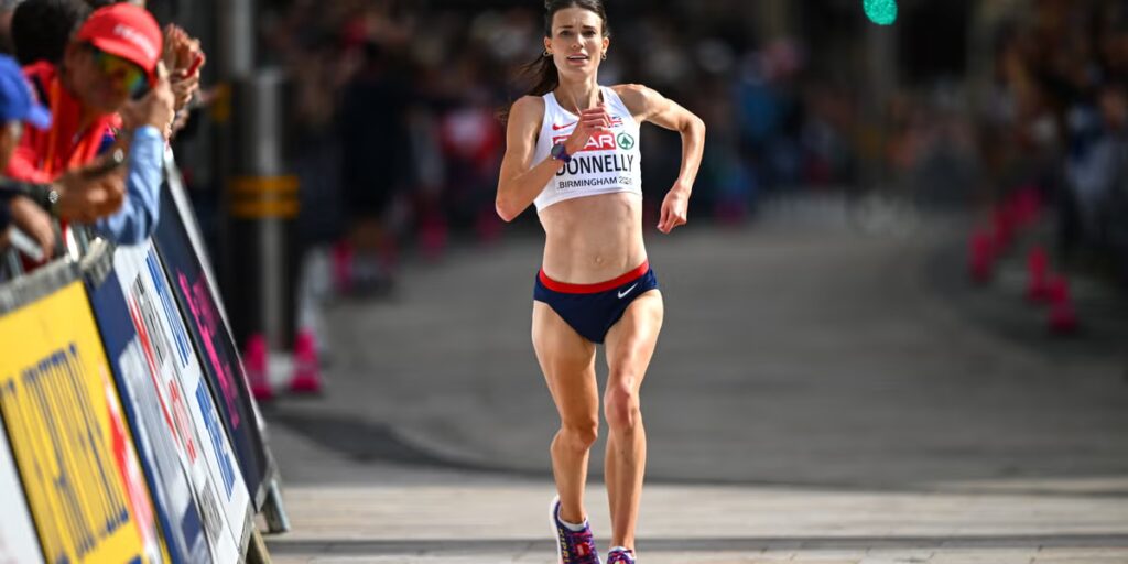 Elle a eu une urgence liée aux chaussures 30 minutes avant les Championnats d'Europe de marathon. Puis elle a gagné le bronze
